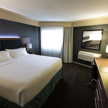 Holiday Inn Express Edmonton Downtown By Ihg Экстерьер фото