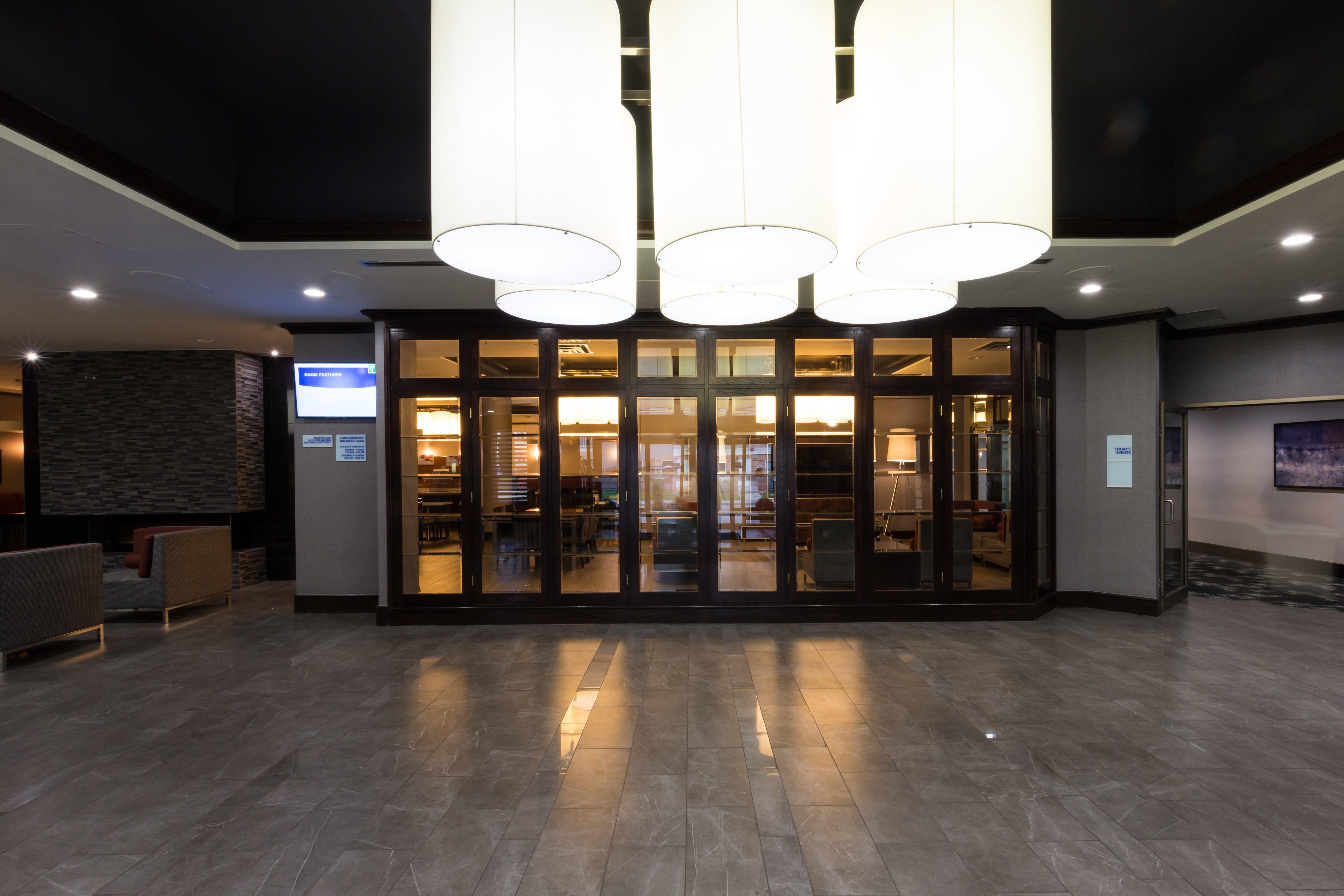 Holiday Inn Express Edmonton Downtown By Ihg Экстерьер фото