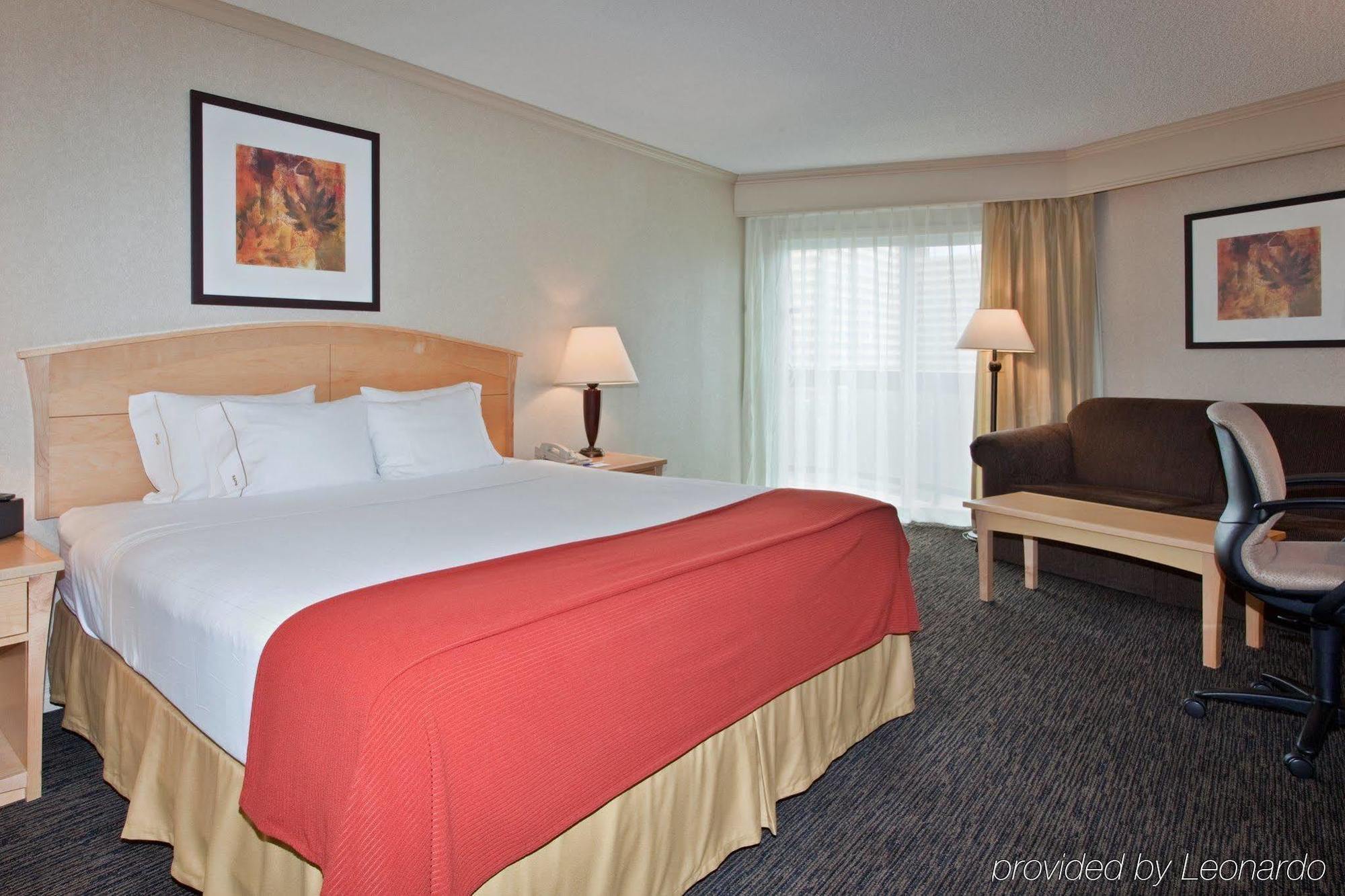 Holiday Inn Express Edmonton Downtown By Ihg Экстерьер фото