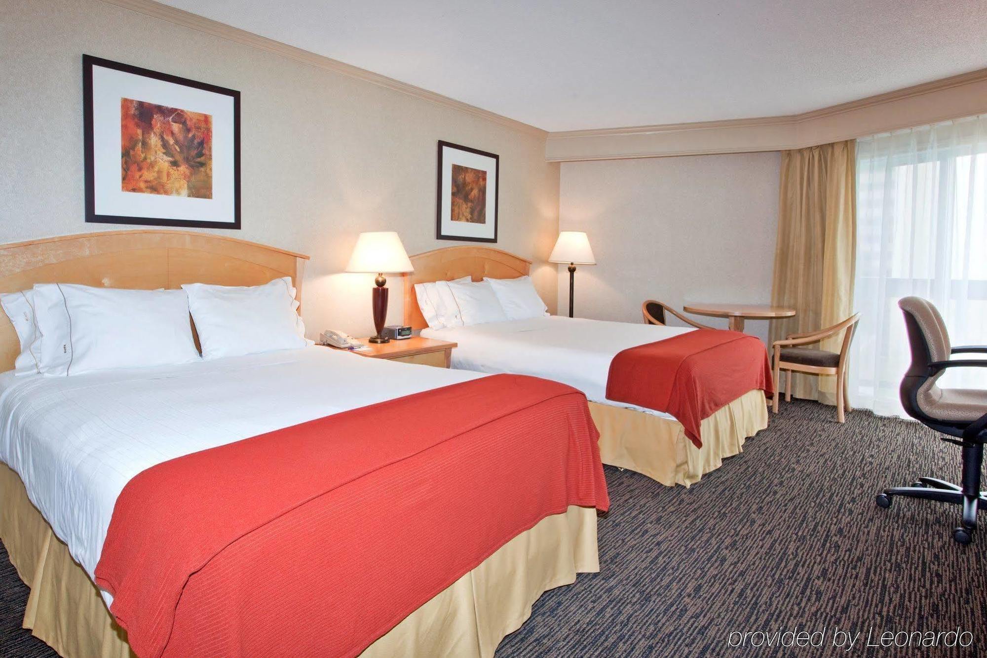 Holiday Inn Express Edmonton Downtown By Ihg Экстерьер фото